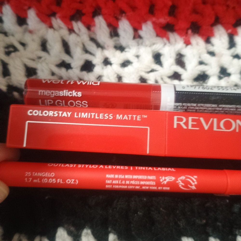 Red Lip Bundle - Picture 2 of 2